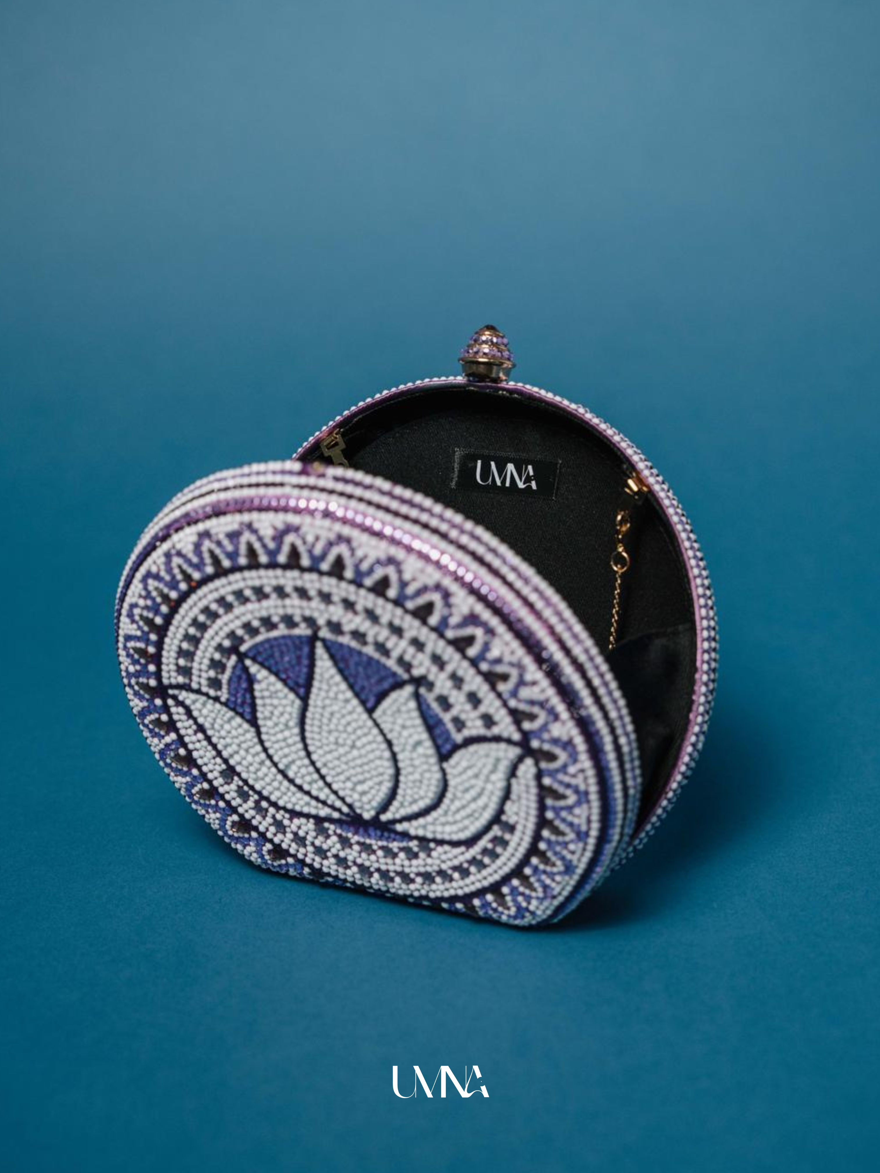 The Fifth Petal Clutch