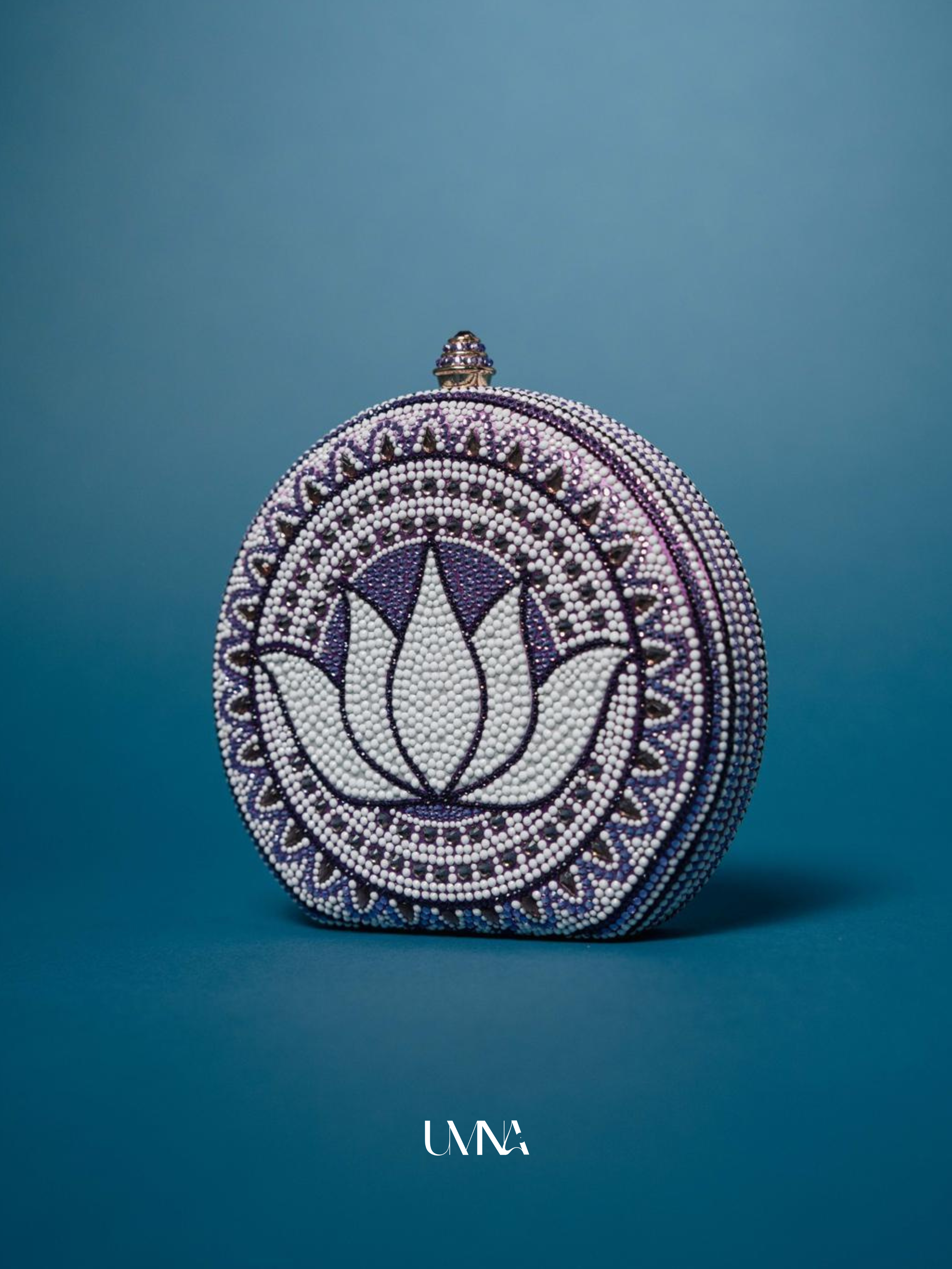 The Fifth Petal Clutch